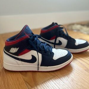 Air Jordan 1 Mid in French blue